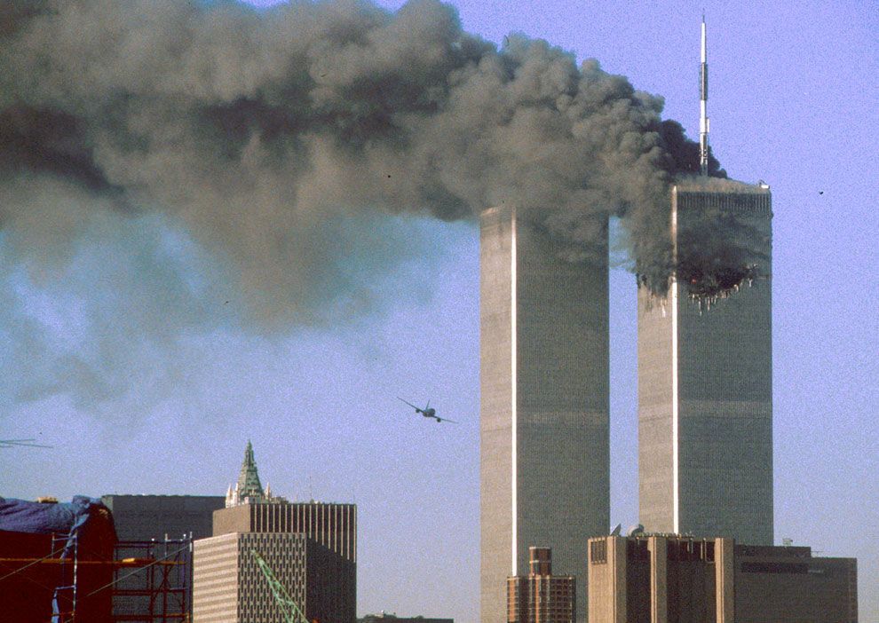 Теракт 9/11. Самые страшные кадры трагедии