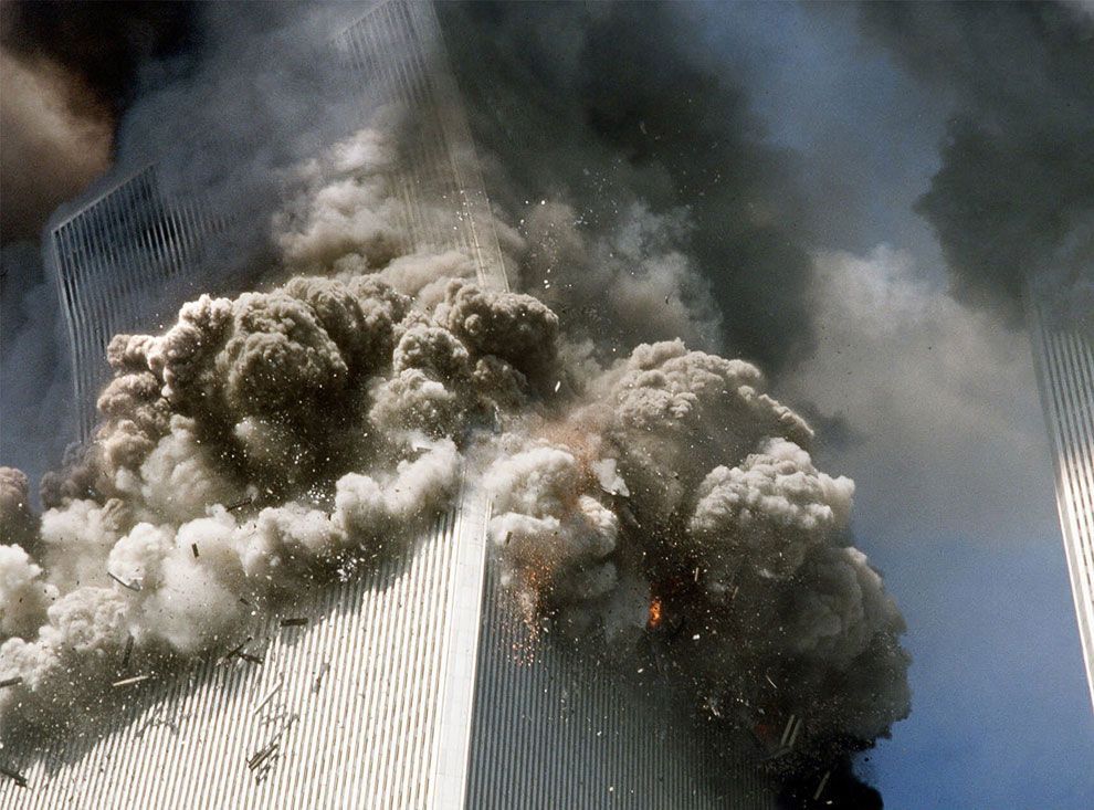 Теракт 9/11. Самые страшные кадры трагедии