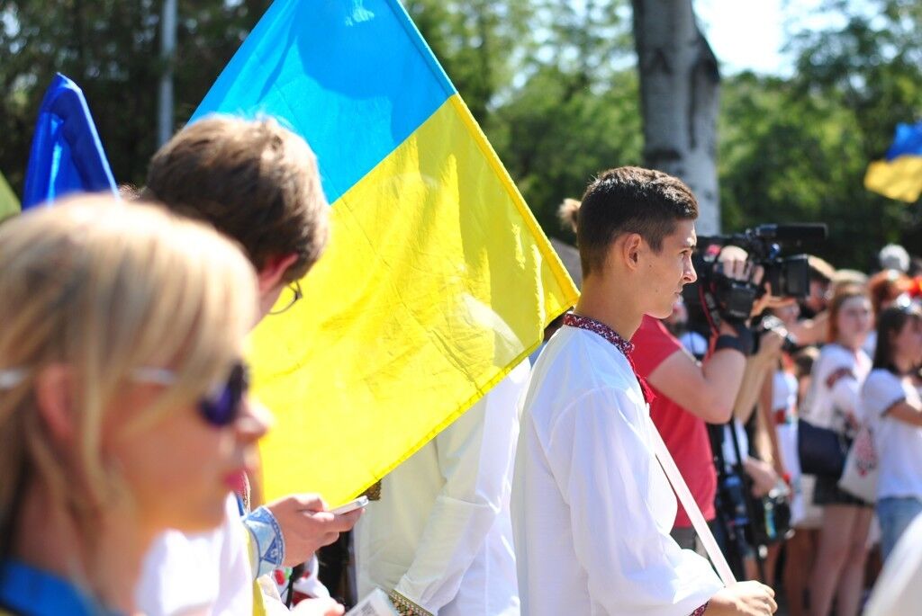 В Одессе прошел мегамарш вышиванок: Украина начинается с Одессы!