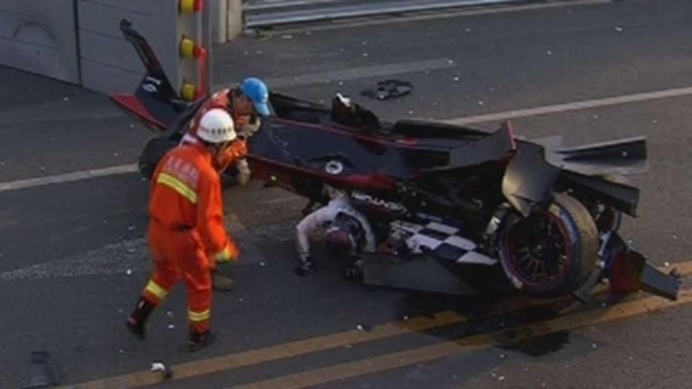 Экс-пилот Формулы-1 попал в жуткую аварию