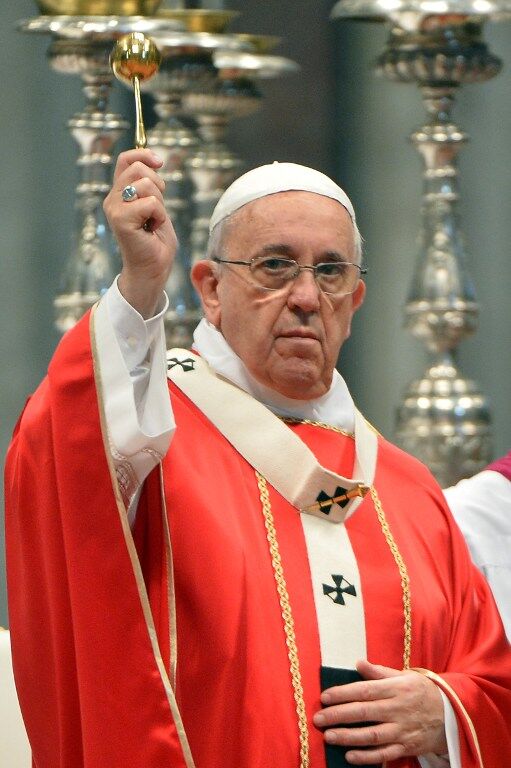 Папа Римский повенчал 20 пар в Ватикане