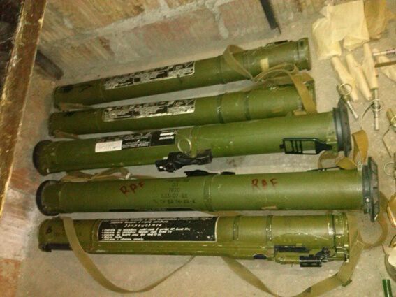 В гараже жителя Днепропетровска обнаружен склад оружия