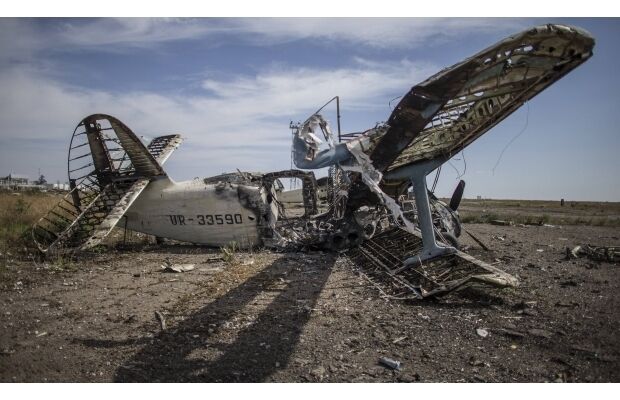 У мережі з'явилися фото і відео знищеного аеропорту Луганська