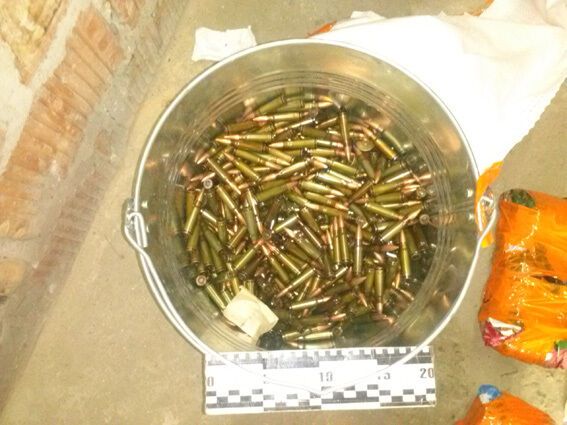 В гараже жителя Днепропетровска обнаружен склад оружия