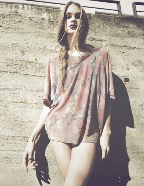 Парень из Днепропетровска покорил мировые подиумы роскошной женственной внешностью