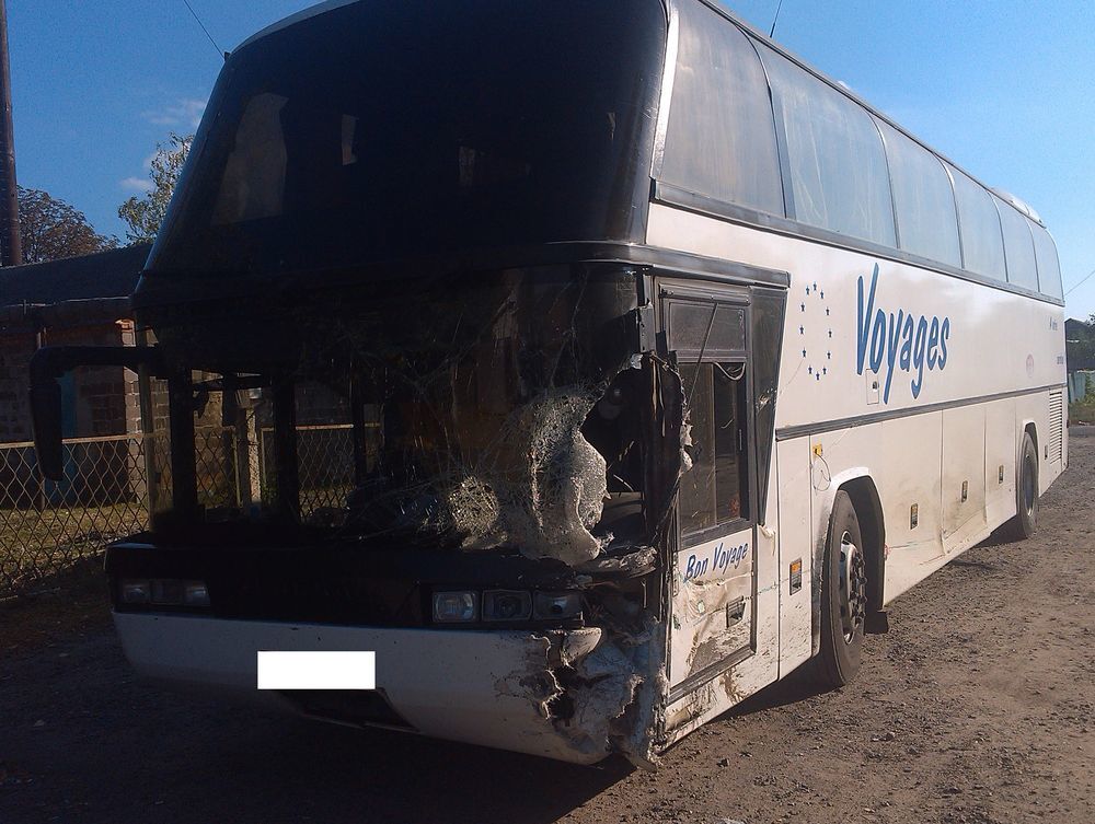 На Харьковщине столкнулись легковушка и пассажирский автобус: есть жертвы