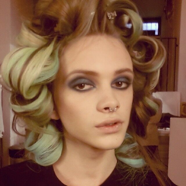 Парень из Днепропетровска покорил мировые подиумы роскошной женственной внешностью