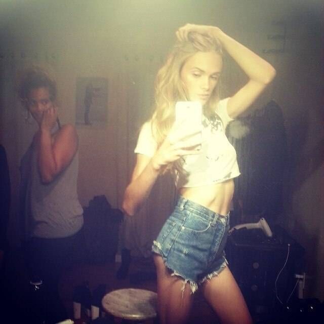 Парень из Днепропетровска покорил мировые подиумы роскошной женственной внешностью