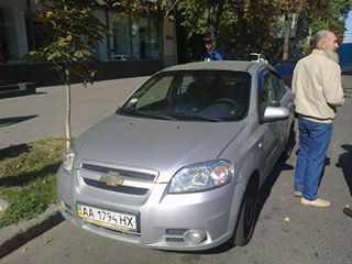 В Киеве патриоты перевоспитали водителя с  георгиевской лентой
