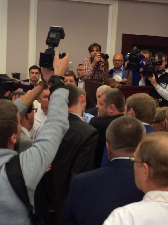 Депутаты Киеврады подрались из-за гимна Украины