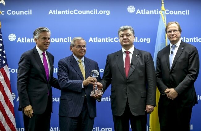 Порошенко в США получил престижную награду "Global Citizen Award"