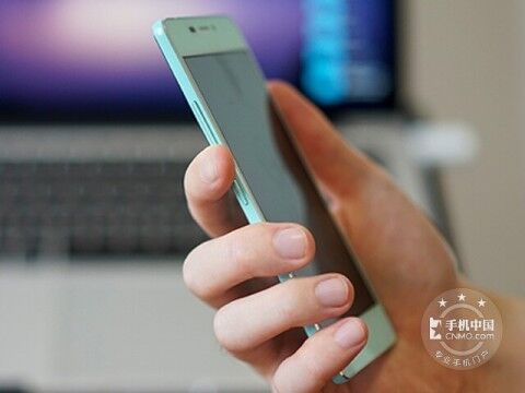 Выпущен самый тонкий в мире смартфон – 5,1 мм