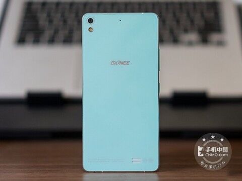 Выпущен самый тонкий в мире смартфон – 5,1 мм