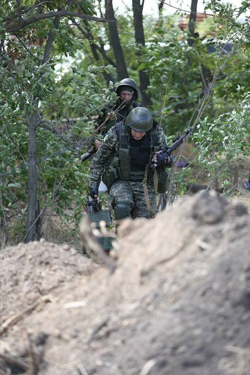Фоторепортаж с передовой: как силовики защищают Мариуполь