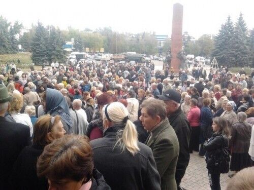 В Антраците казаки из РФ пригрозили жителям расстрелами за митинги и посоветовали забыть о выплатах