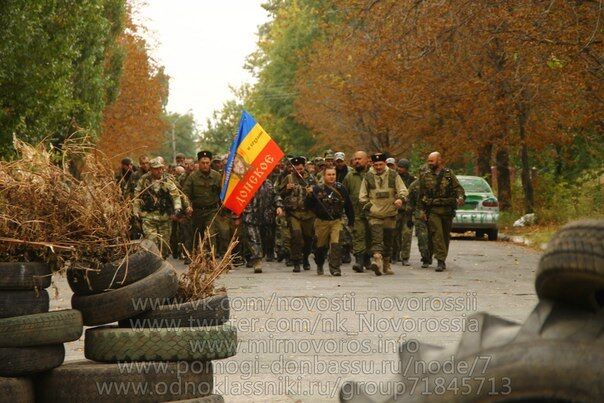 В сети появилось видео похорон командира боевиков в Стаханове: обряд проводили священники УПЦ МП