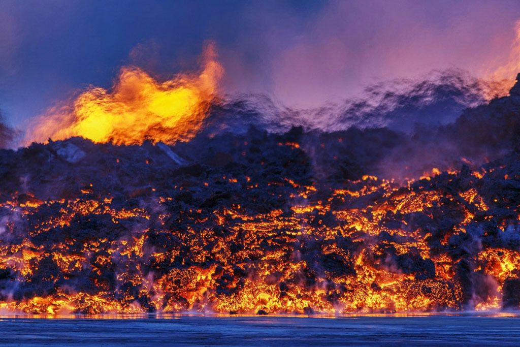 Восхитительное огненное шоу вулкана Бардарбунга