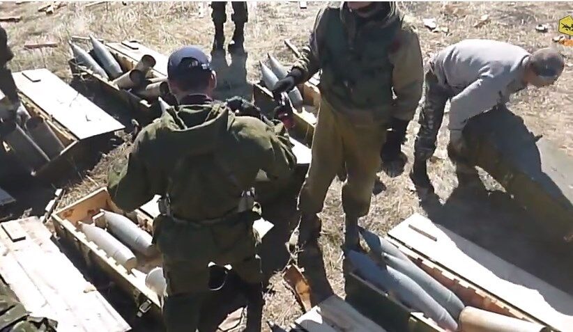 Российские наемники "ЛНР" сняли на видео артобстрел позиций украинских военных