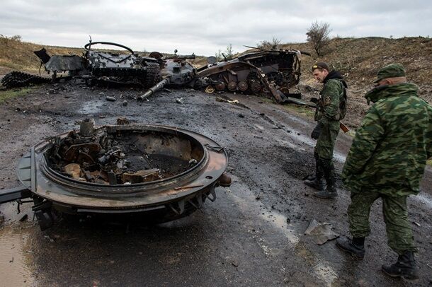У мережі з'явилися фото розбитої техніки АТО в Новокатеринівці