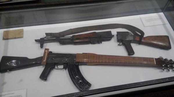 Климкин предложил боевикам "превратить автоматы на гитары"