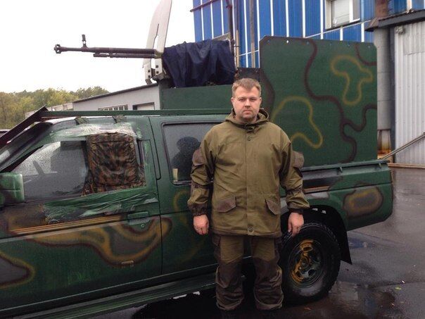 Боевик "Новороссии" похвастался захваченным лимузином Таруты