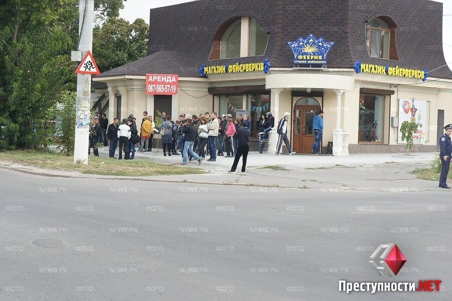 В Николаеве малоизвестная партия согнала подростков и пенсионеров на митинг "За мир"