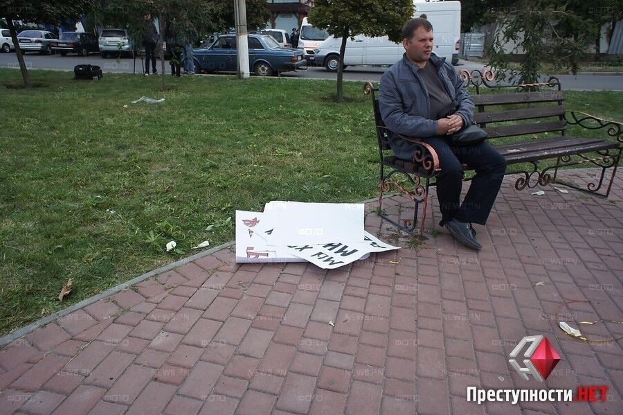 В Николаеве малоизвестная партия согнала подростков и пенсионеров на митинг "За мир"