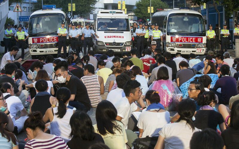 В Гонконзі поліція кийками і сльозогінним газом намагалася розігнати місцевий "Майдан"