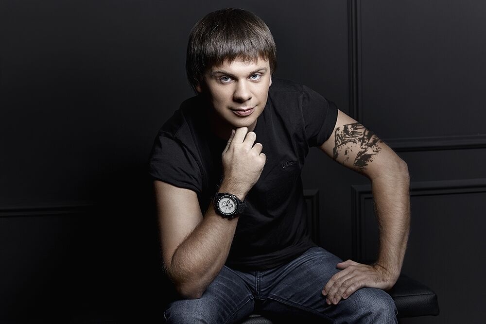 Украинские звезды показали свои тату: корабль, змея, трезубец…