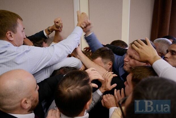 Бійка в Київраді: депутат-"радикал" намагався побити Кличка