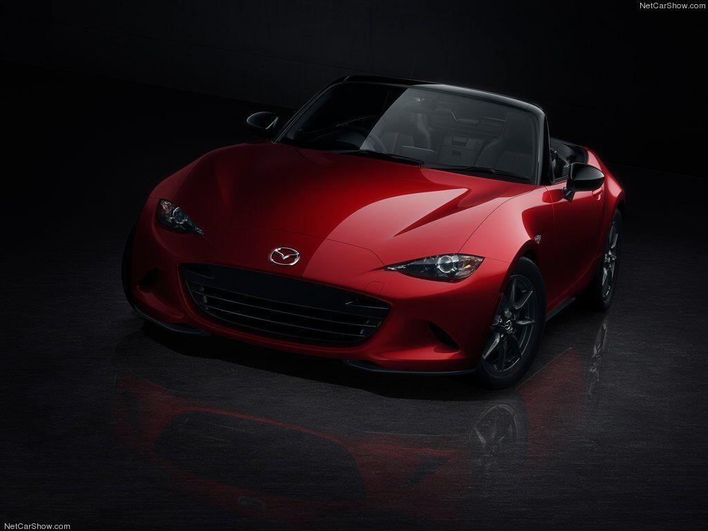 Мазда рассекретила компактный родстер MX-5