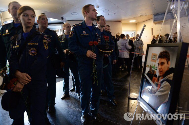 В Москве попрощались с фотокорром, который снимал пытки украинских десантников 
