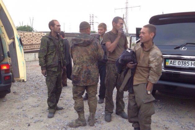 В Донецке переговорщики освободили из плена 15 украинских военных