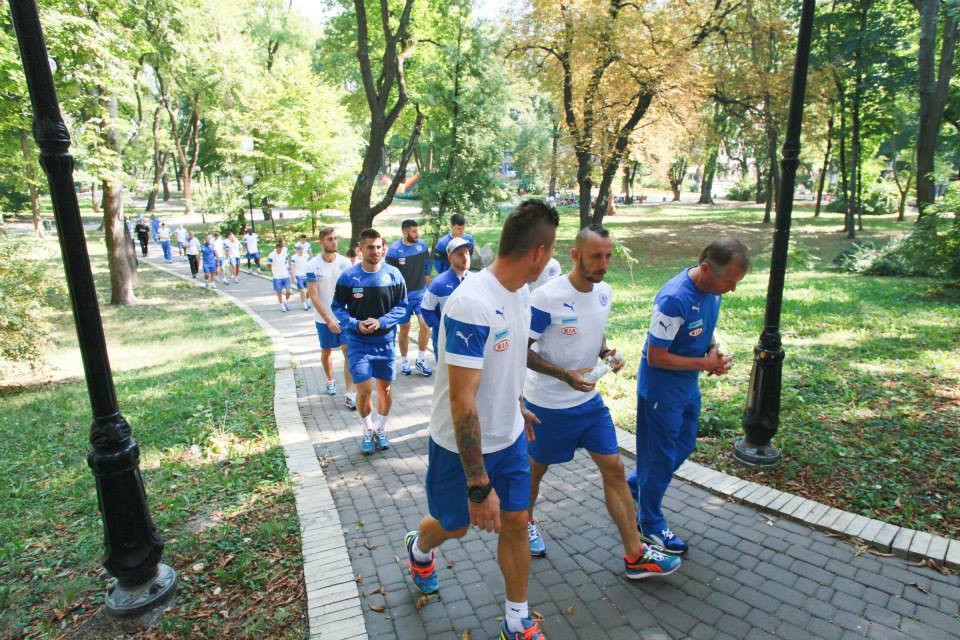 Словацкие футболисты погуляли по Киеву накануне матча Евро-2016