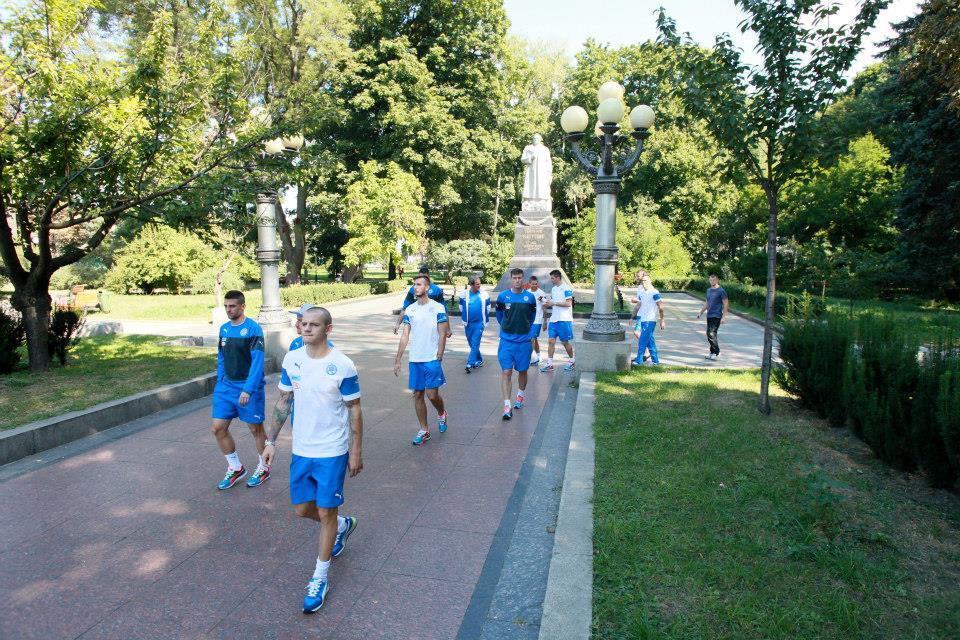 Словацкие футболисты погуляли по Киеву накануне матча Евро-2016