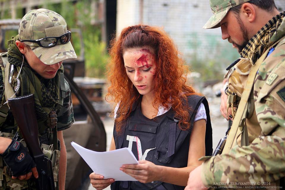 В РФ спешно снимают фильм о том, как "украинская армия пытает журналистов"