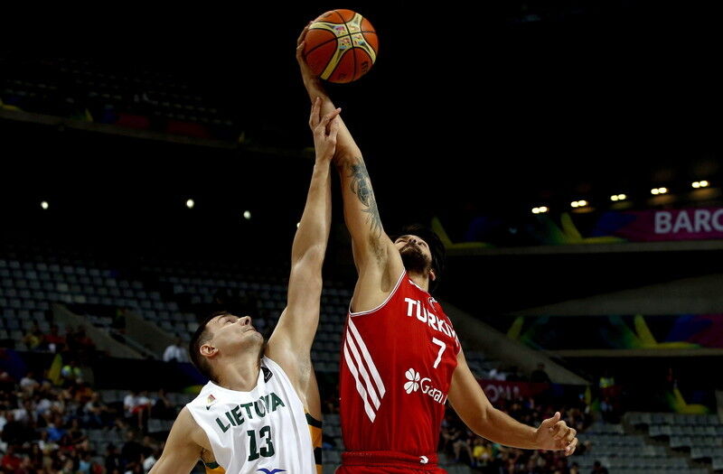 Упорство Литвы, прогулка США. Четвертьфиналы Кубка мира ФИБА