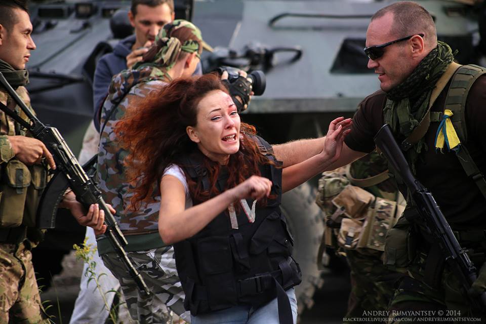 В РФ спешно снимают фильм о том, как "украинская армия пытает журналистов"