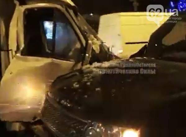 В Донецке террористы в лобовую протаранили маршрутку с пассажирами