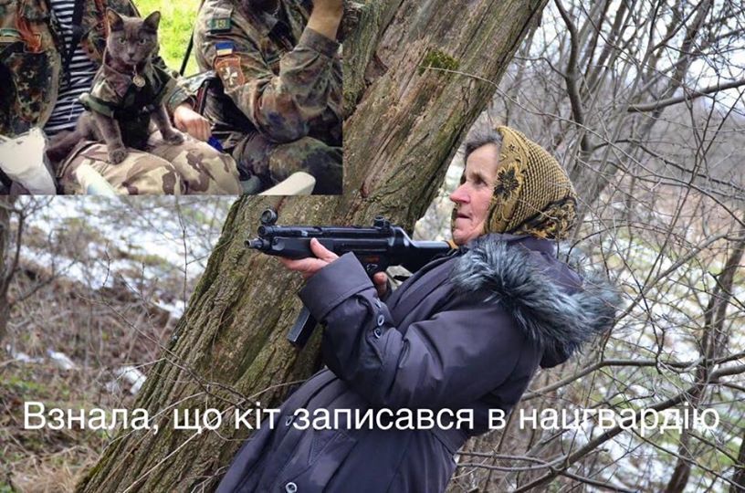 В сети появились фото украинской пенсионерки с автоматом на военных учениях
