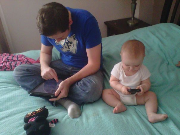 Каков отец, таков и сын: очаровательные фото пап и малышей