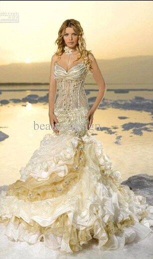 Кошмарные свадебные платья, которые отлично выглядели на сайтах магазинов