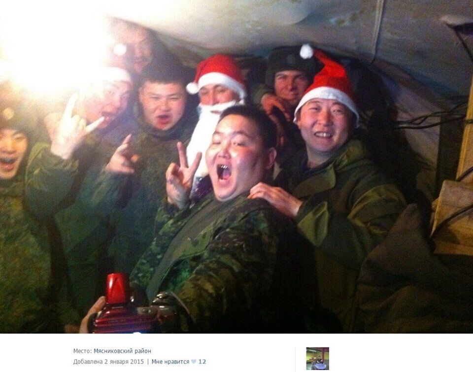 Путинские вояки весело отпраздновали Новый год под границей Украины: опубликованы фото