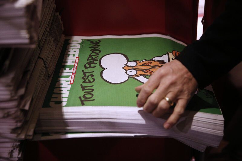 Весь трехмиллионный тираж нового номера Charlie Hebdo раскупили за час: опубликованы фото