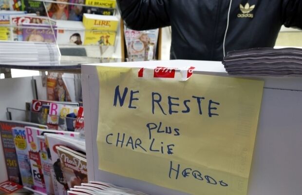 Весь трехмиллионный тираж нового номера Charlie Hebdo раскупили за час: опубликованы фото