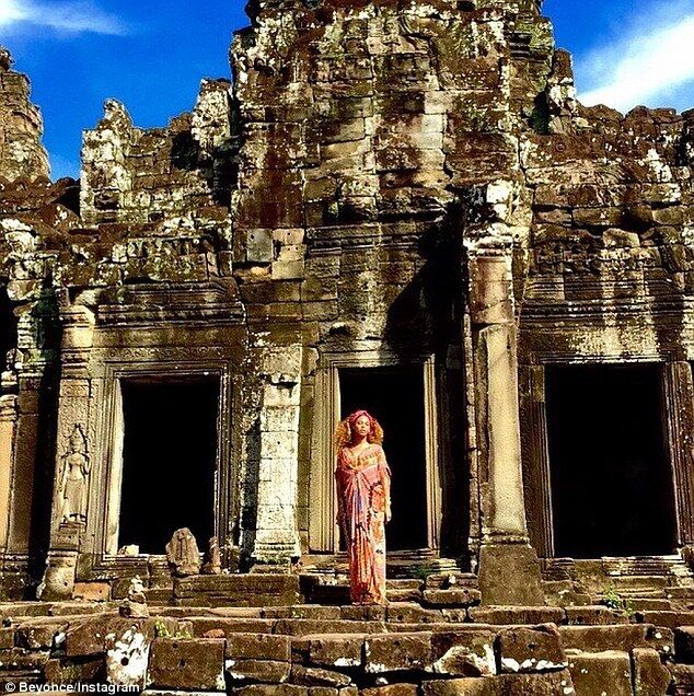 Бейонсе отдохнула с семьей в экзотической Камбодже