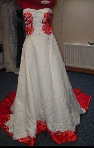 Кошмарные свадебные платья, которые отлично выглядели на сайтах магазинов