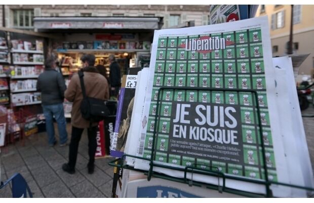 Весь трехмиллионный тираж нового номера Charlie Hebdo раскупили за час: опубликованы фото