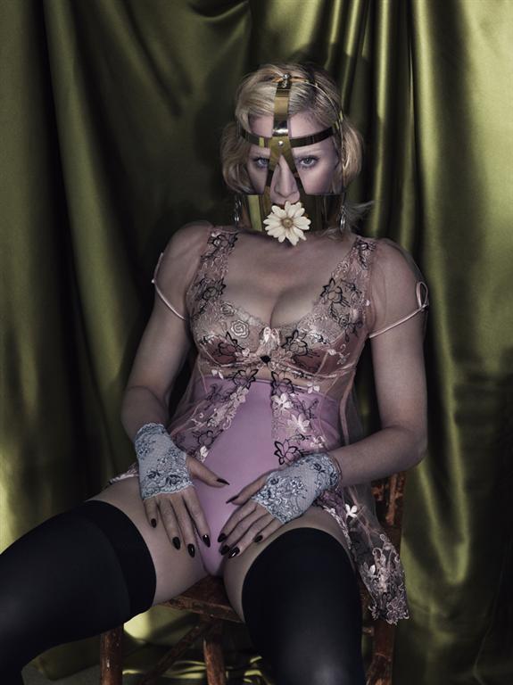 Откровенная фотосессия Мадонны для Interview