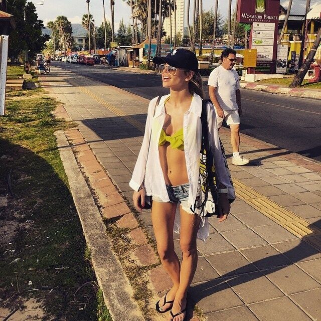 Звезда "Универа" демонстрирует фигуру на пляжах Пхукета